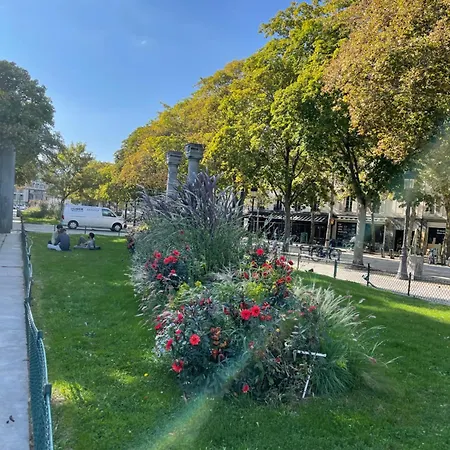 Meuble 10e Arrondissement Apartment Paris