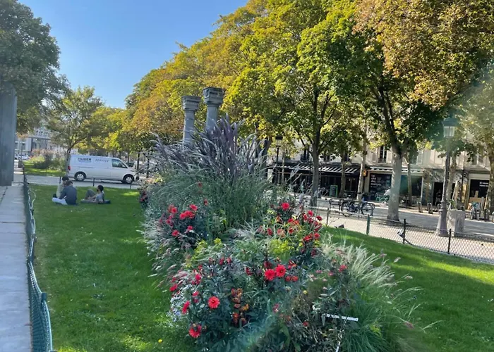 Meuble 10e Arrondissement Apartment Paris